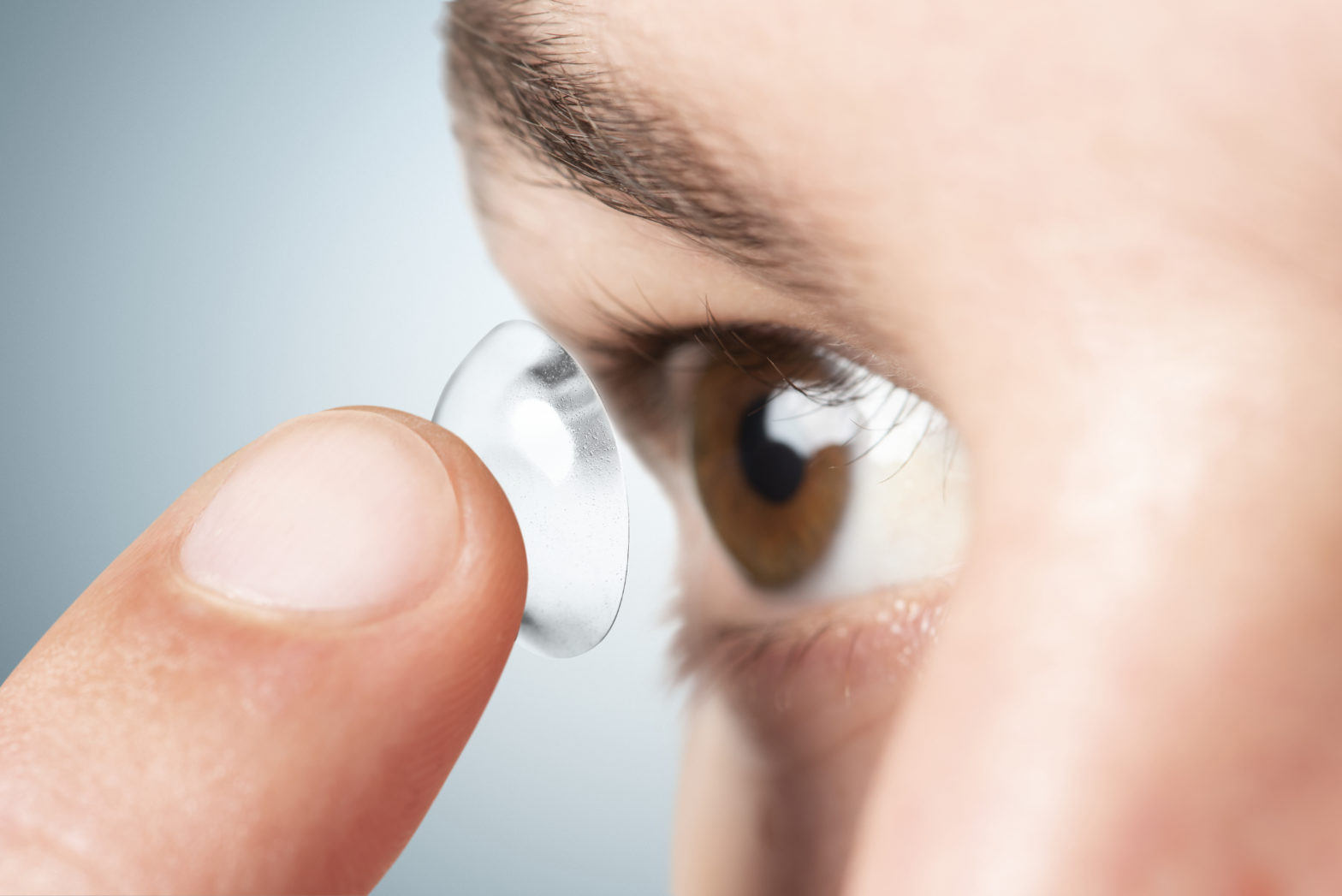 </noscript>Tips for Choosing the Right Contact Lenses